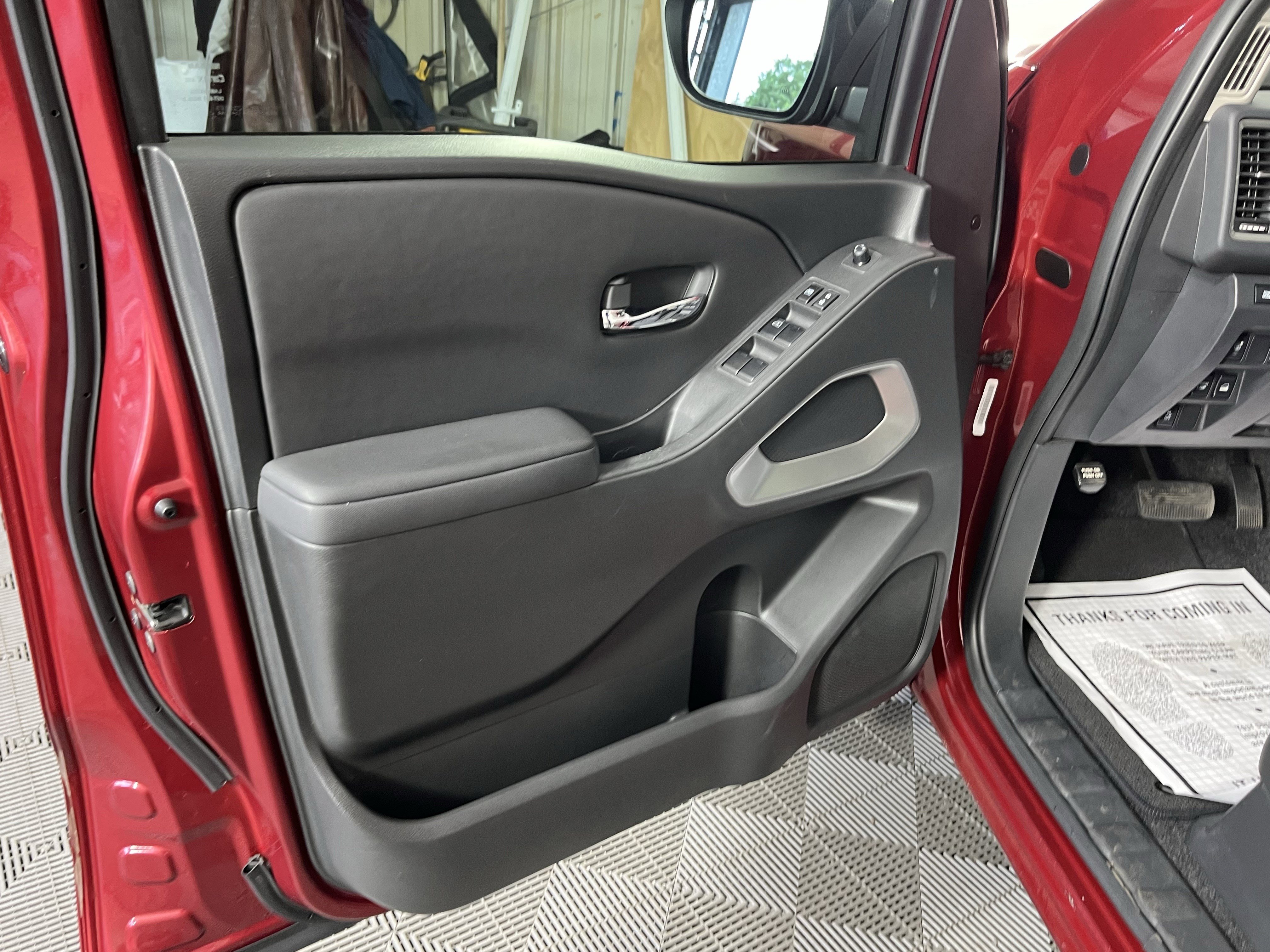 Used 2022 Nissan Frontier SV AWD/4WD image 15
