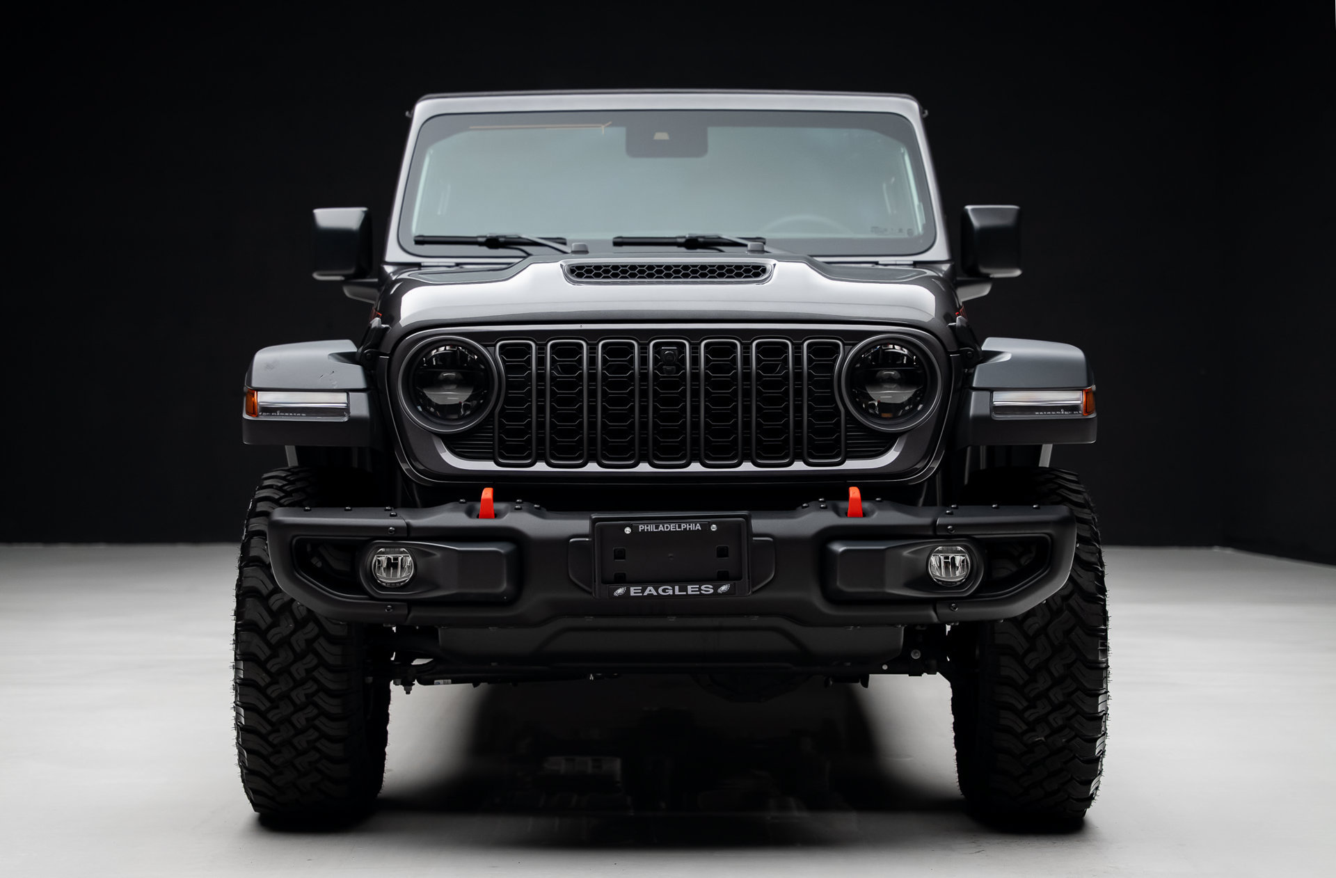 Used 2025 Jeep Gladiator Mojave w/ Steel Bumper Group AWD/4WD image 8