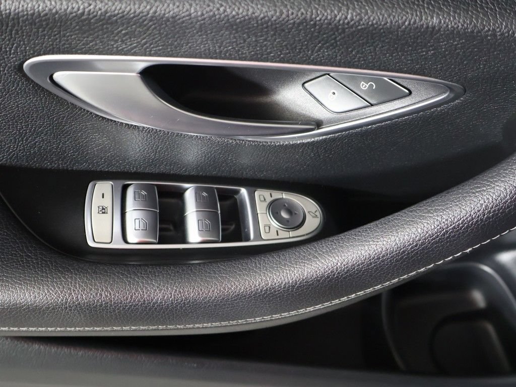Used 2020 Mercedes-Benz E 350 4MATIC Sedan w/ Driver Assistance Package image 38
