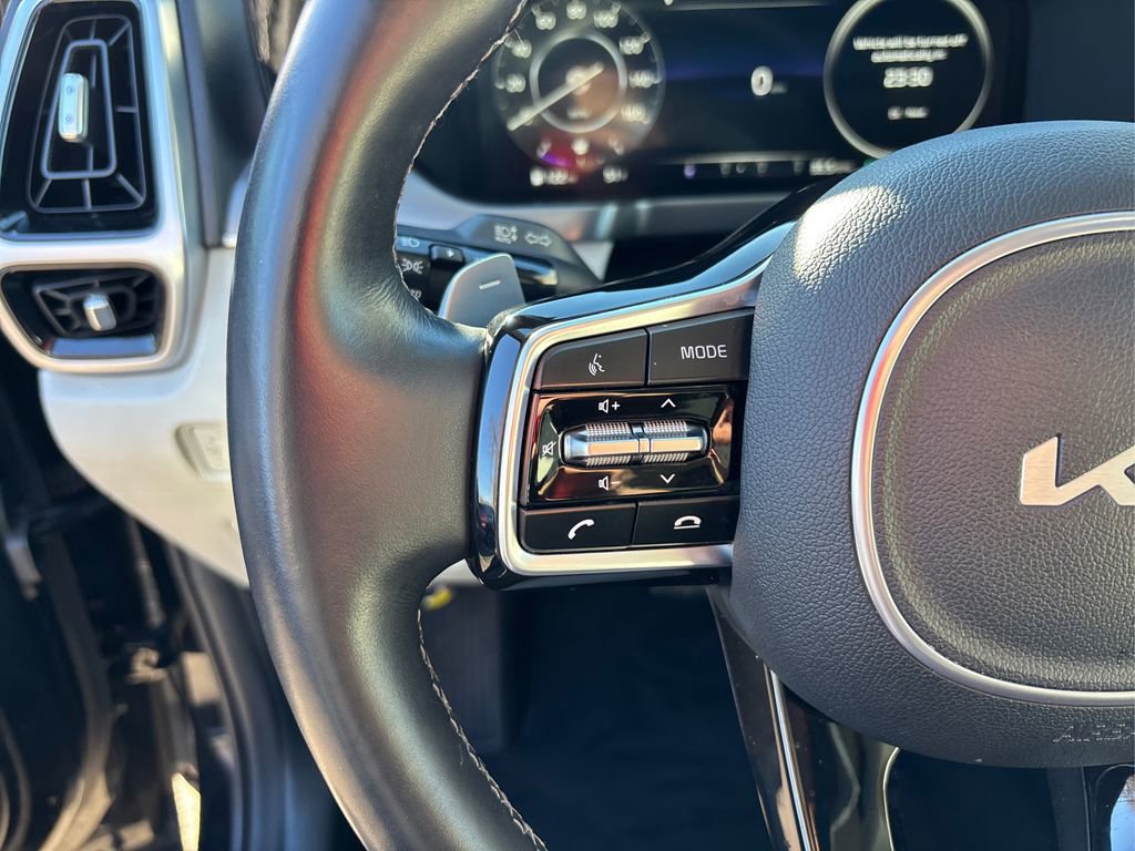 Certified 2023 Kia Sorento SX Prestige image 40