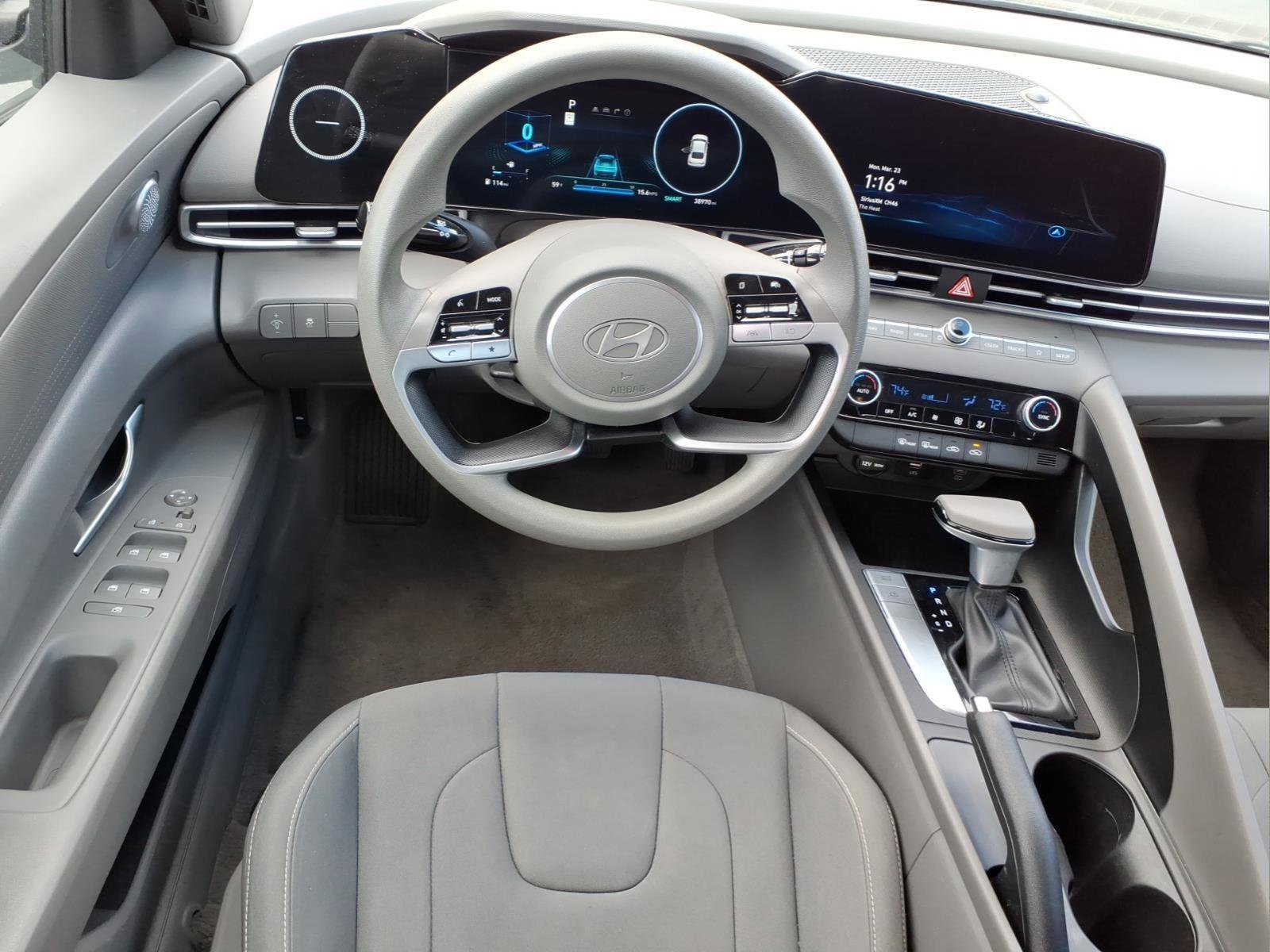 Used 2024 Hyundai Elantra SEL FWD image 18