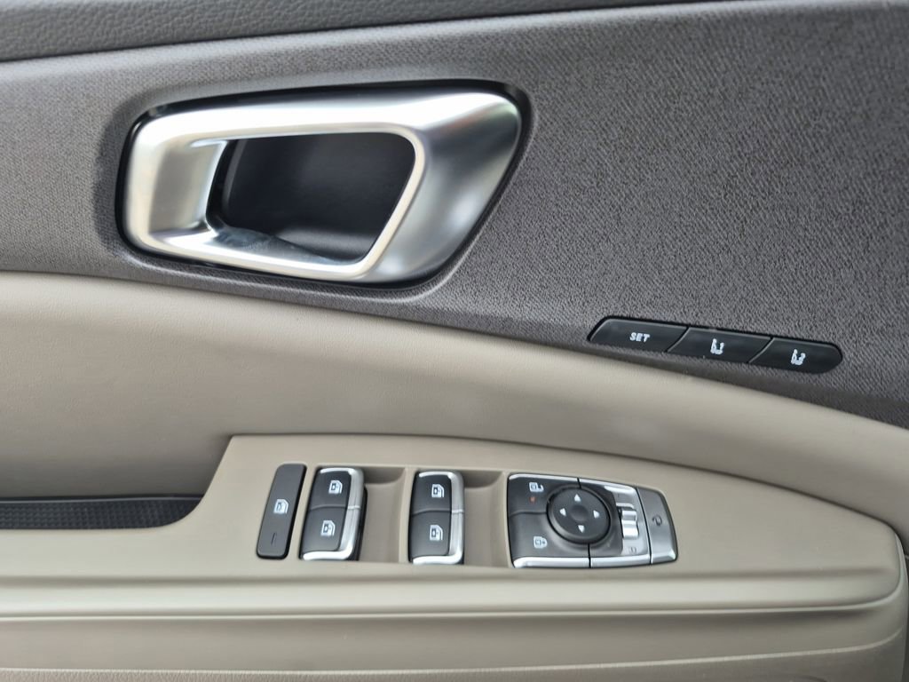 New 2026 Kia Carnival EX image 7