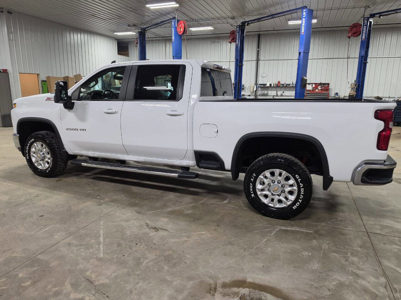 Used 2023 Chevrolet Silverado 2500 LT w/ Convenience Package AWD/4WD image 6