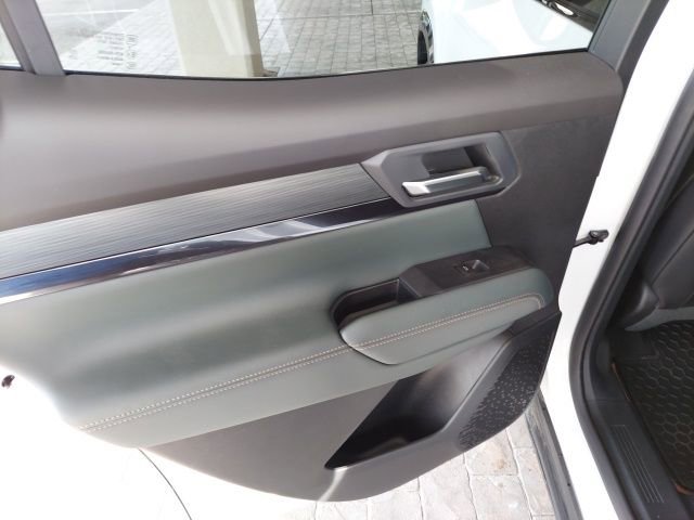 Used 2026 GMC Terrain AT4 w/ LPO, Black Badging Package AWD/4WD image 37