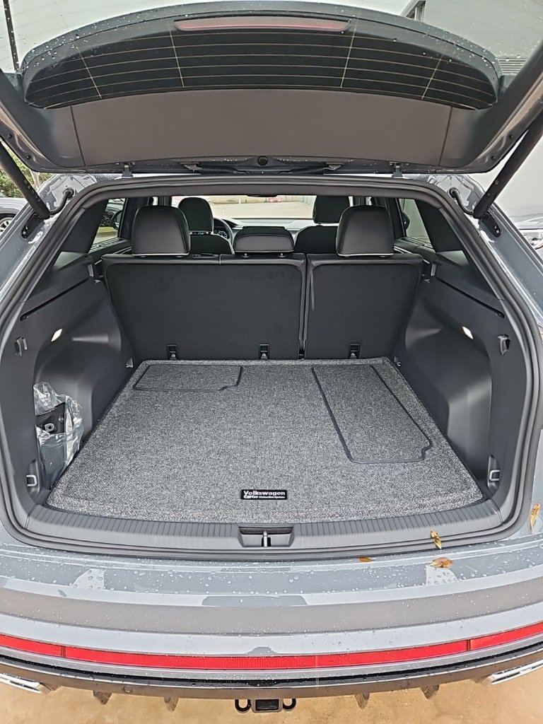 New 2026 Volkswagen Atlas Cross Sport SEL Premium R-Line image 19