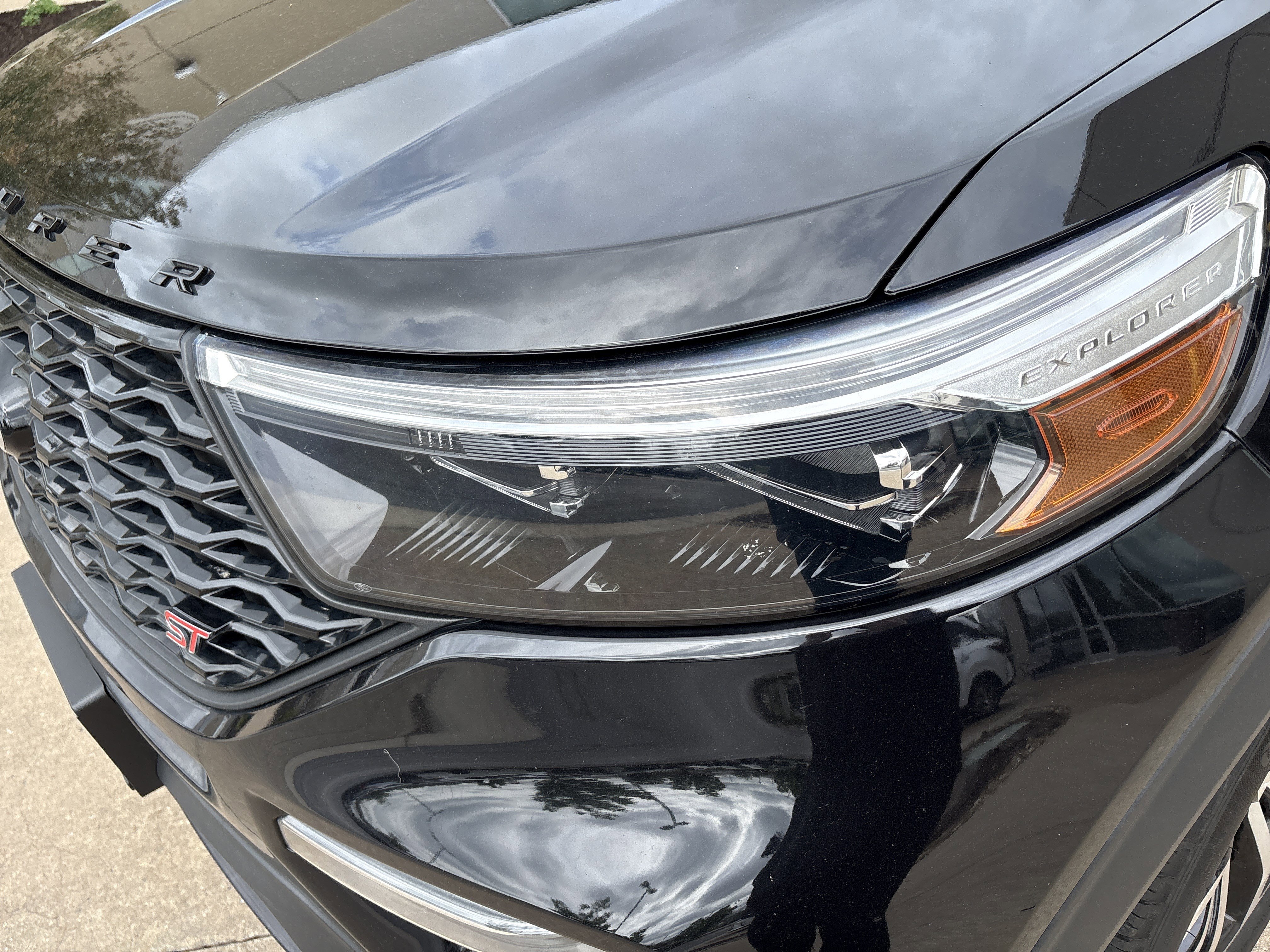 Used 2020 Ford Explorer ST w/ Premium Technology Package image 6