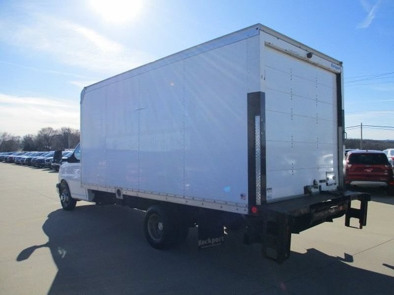 Used 2017 Chevrolet Express 4500 Extended RWD image 8