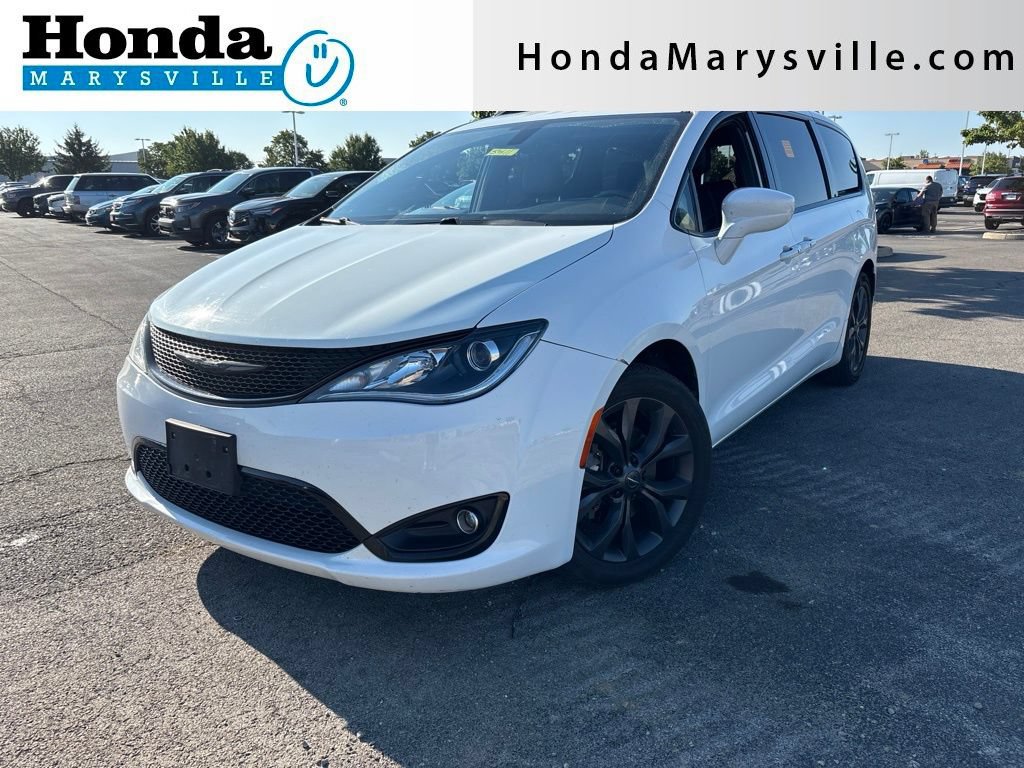Used 2018 Chrysler Pacifica Touring-L w/ Premium Audio Group