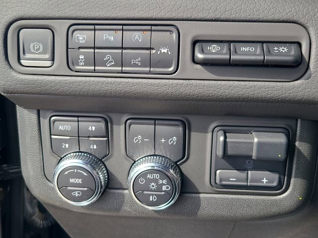 Used 2023 GMC Yukon XL Denali w/ Denali Reserve Package image 26