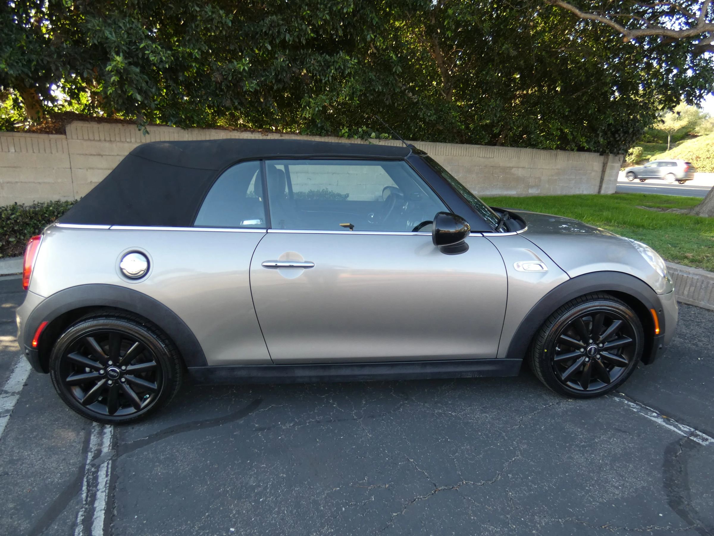 Used 2018 MINI Cooper S w/ Premium Package image 62