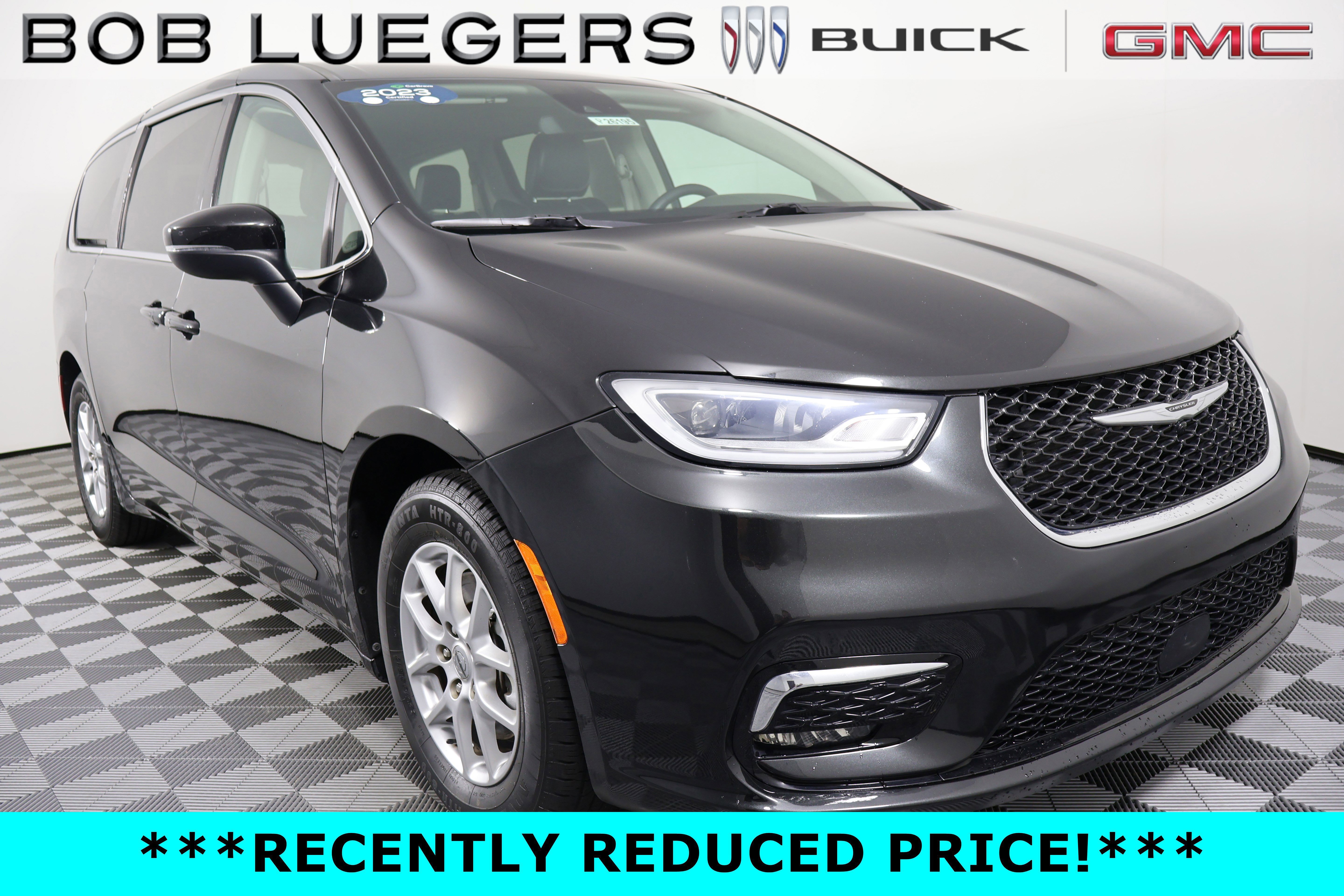 Used 2023 Chrysler Pacifica Touring-L FWD image 1
