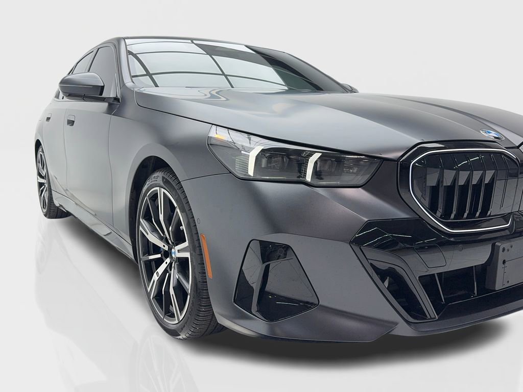 Used 2026 BMW 530i w/ M Sport Package image 2