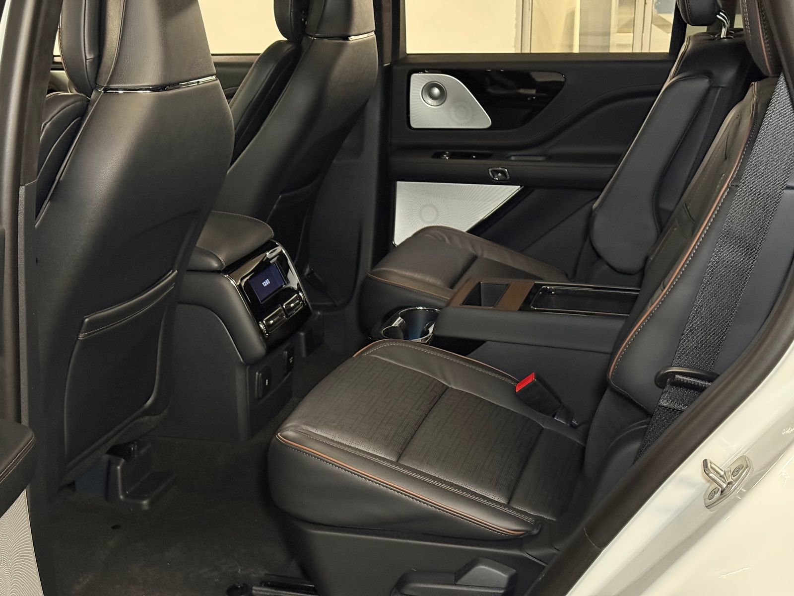 New 2026 Lincoln Aviator Black Label w/ Black Label Special Edition image 21