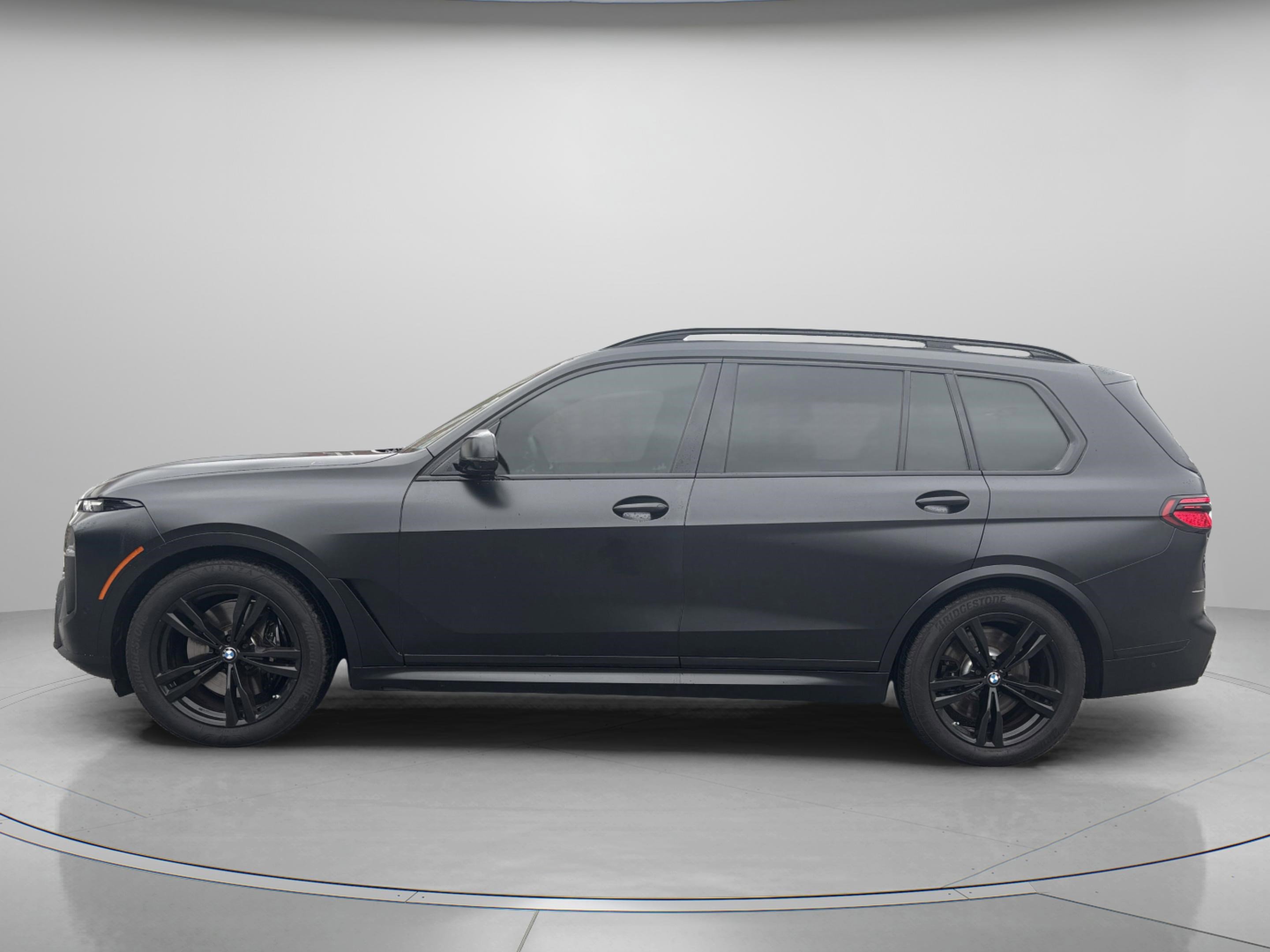 Used 2024 BMW X7 M60i image 2