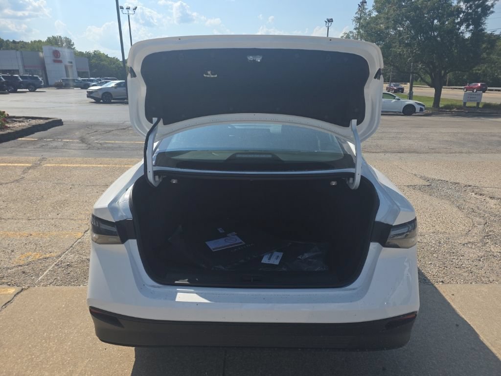 New 2027 Nissan Sentra S w/ Floor Mat Package FWD image 5