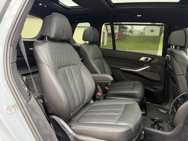 Used 2025 BMW X7 M60i AWD/4WD image 62