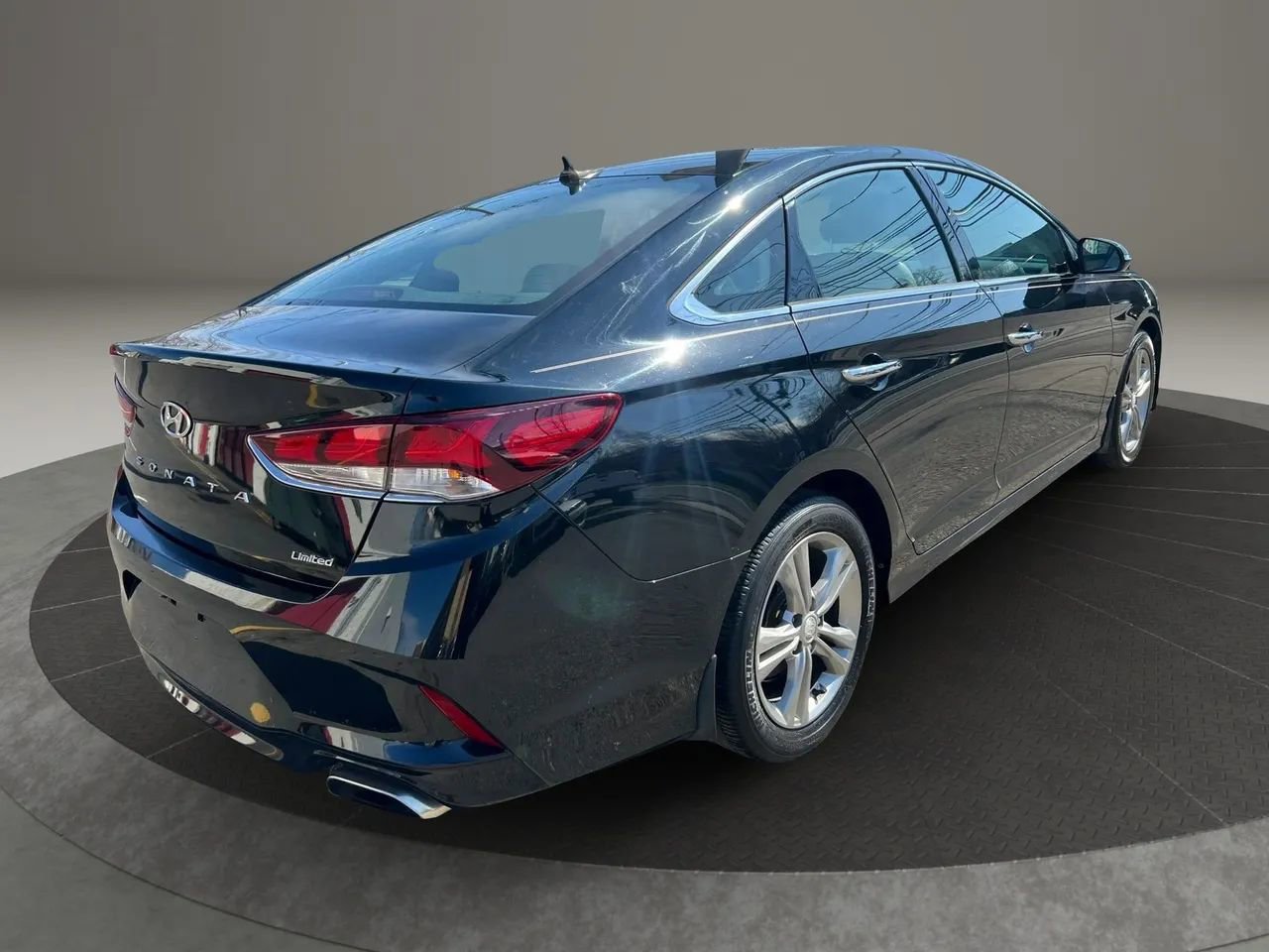 Used 2018 Hyundai Sonata Limited FWD image 5