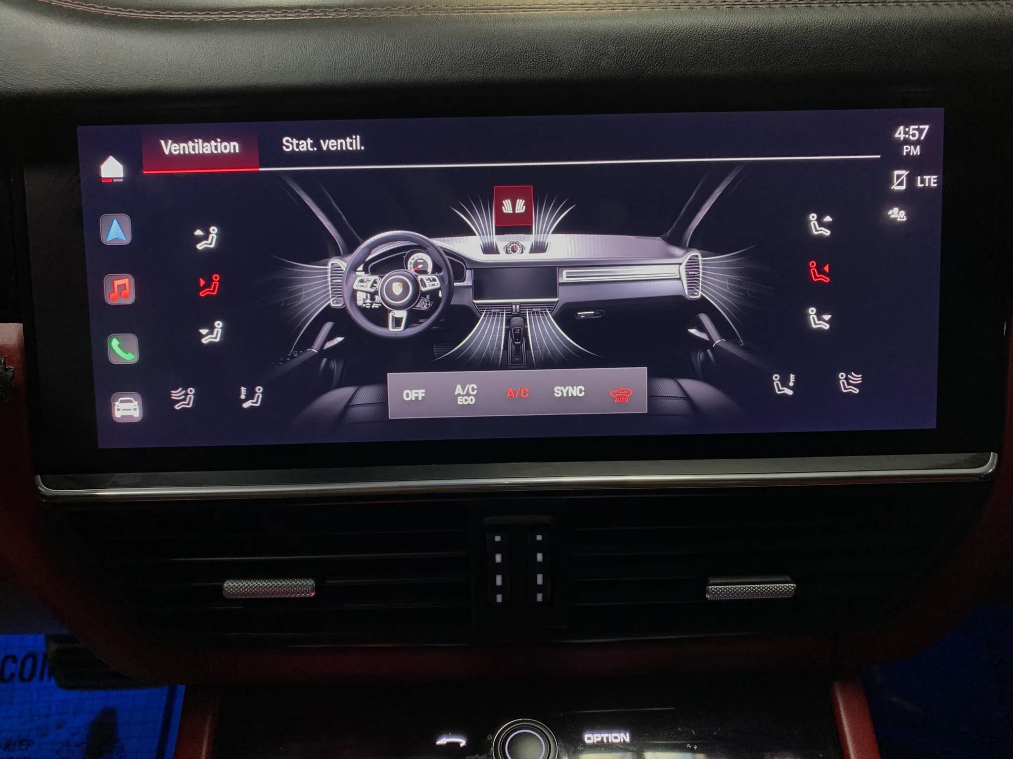 Used 2022 Porsche Cayenne Turbo w/ Assistance Package AWD/4WD image 28