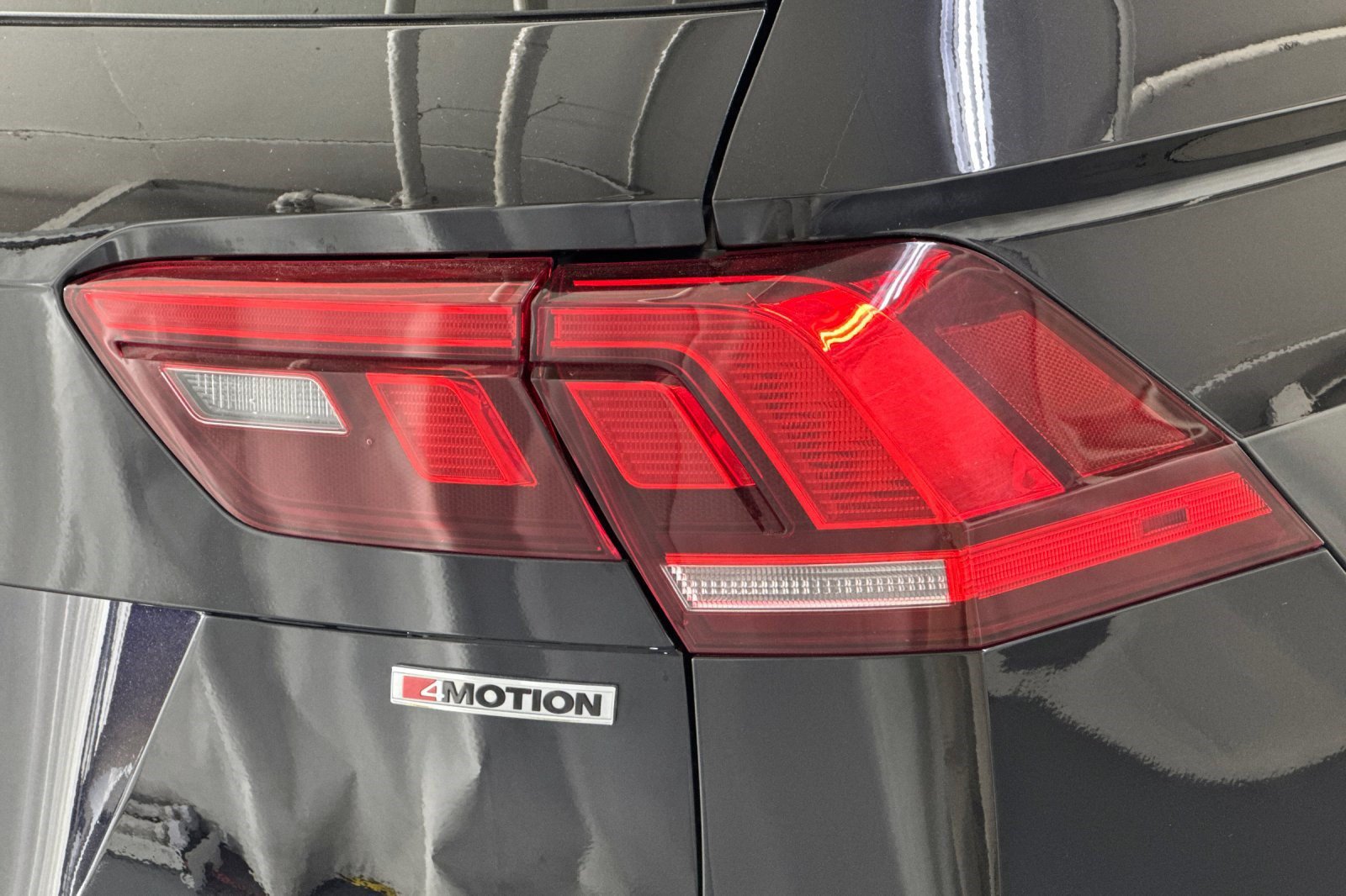 Used 2019 Volkswagen Tiguan SE AWD/4WD image 29