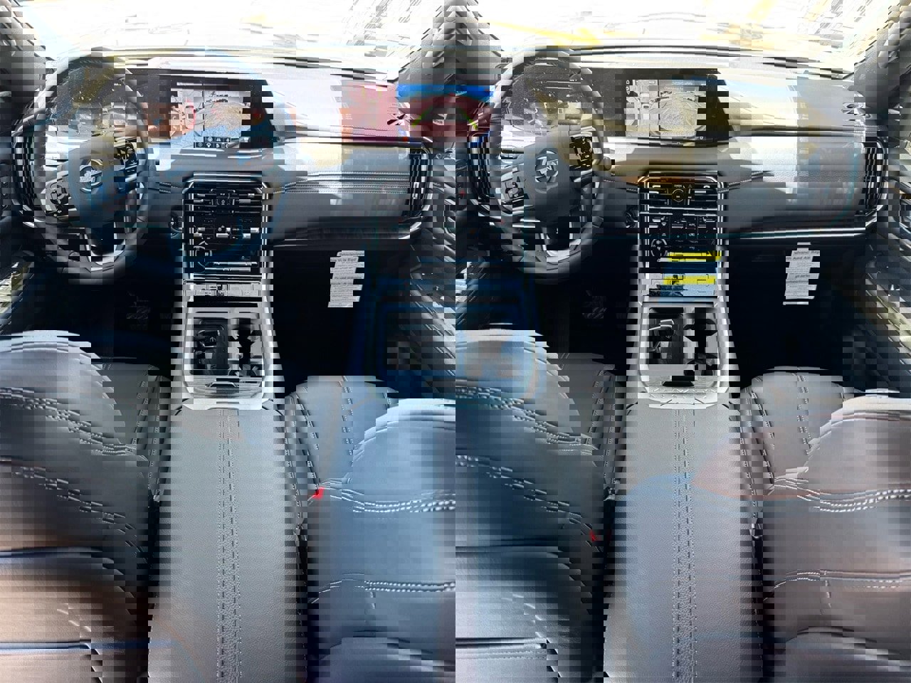 New 2025 Nissan Armada SL w/ Captain's Chari Seat Package image 24