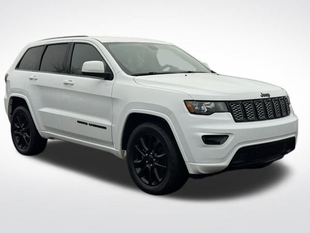 Used 2020 Jeep Grand Cherokee Altitude image 4