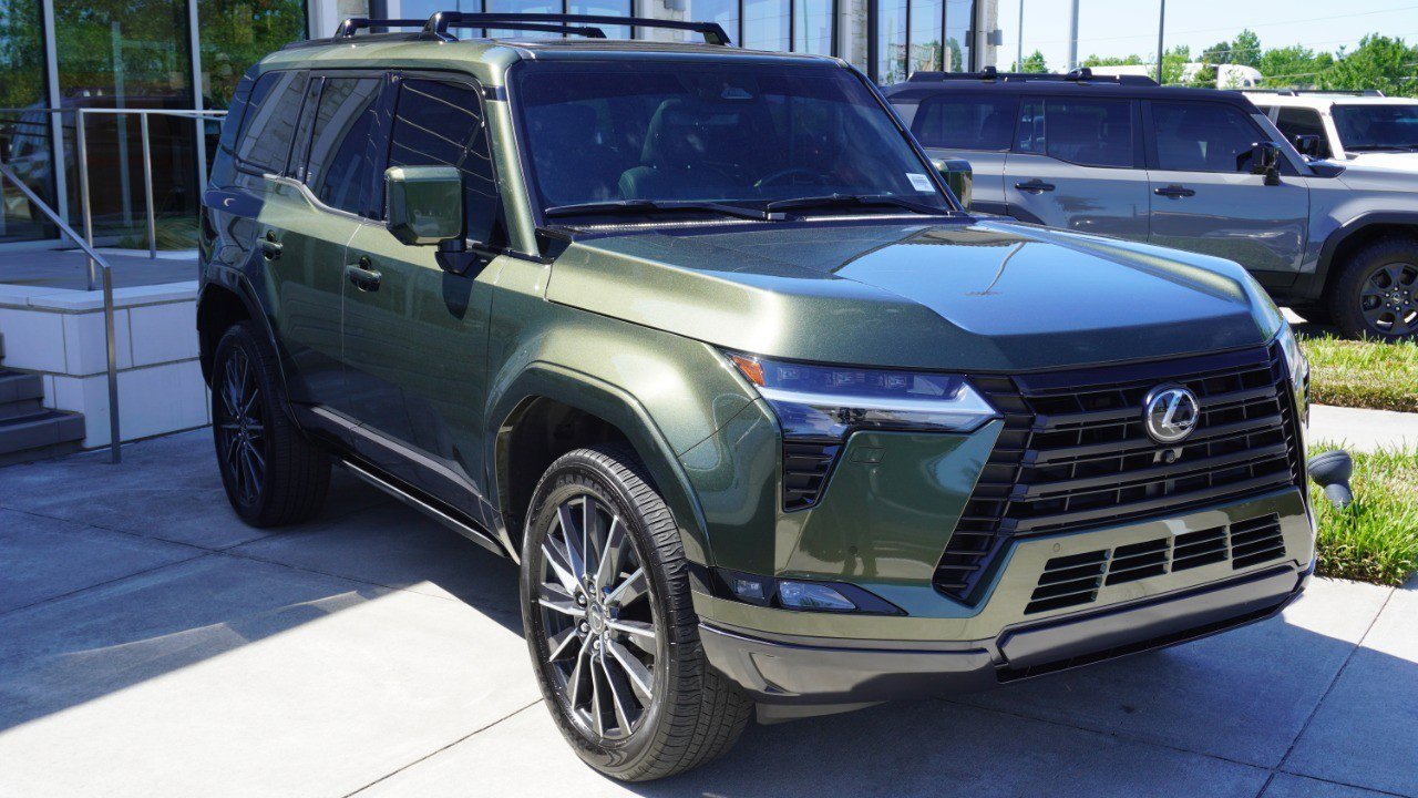 Used 2025 Lexus GX 550 w/ Accessory Package (2T) AWD/4WD image 3