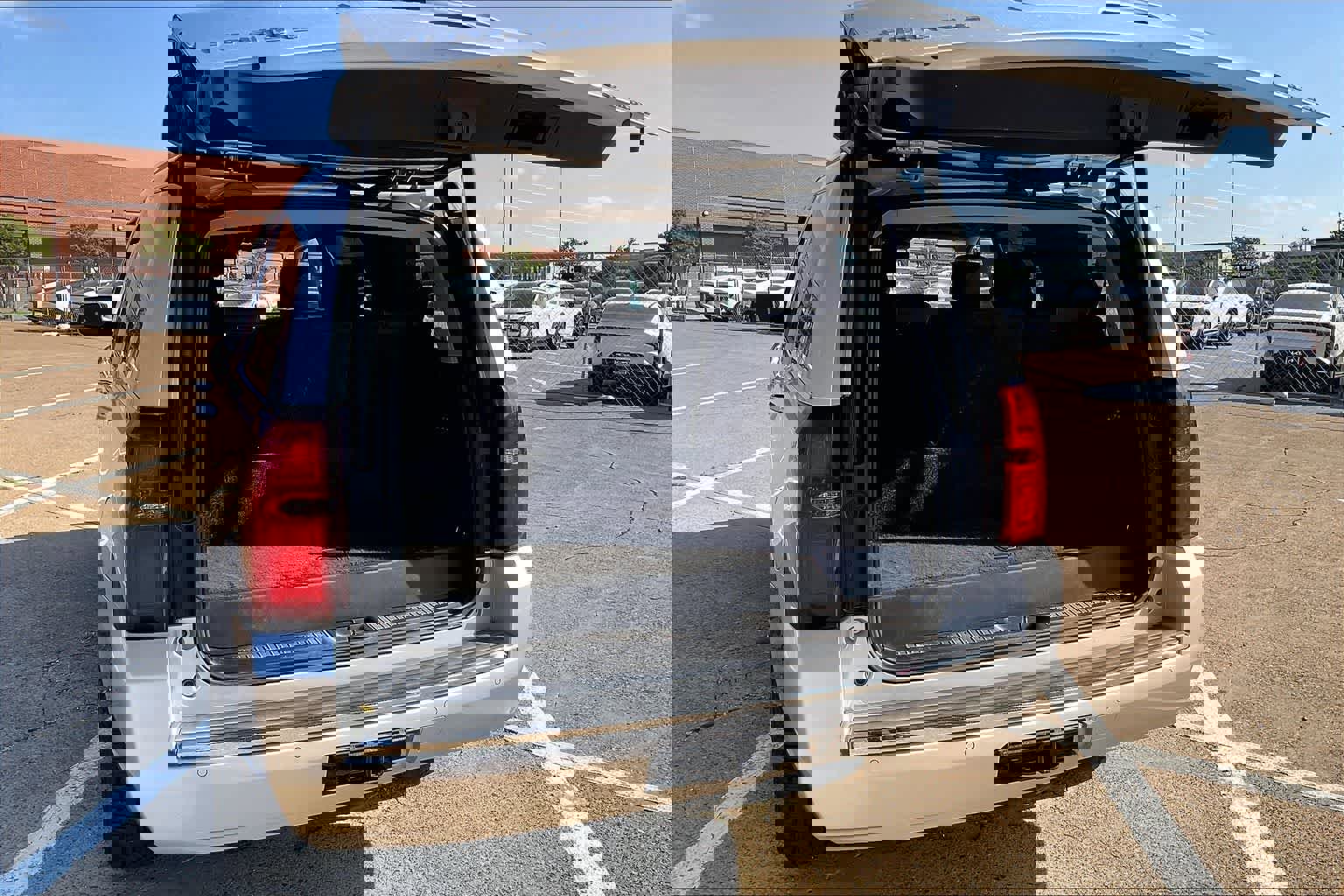 Used 2019 Chevrolet Tahoe Premier image 18