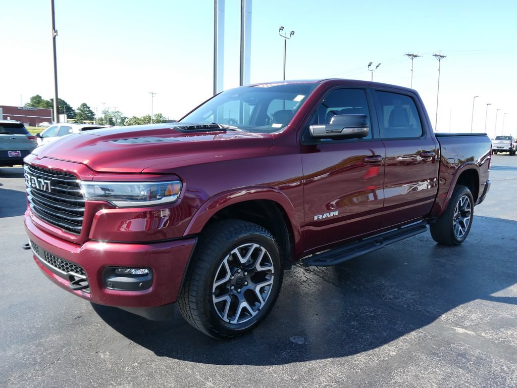 Used 2025 RAM 1500 Laramie w/ Sport Appearance Package AWD/4WD image 8