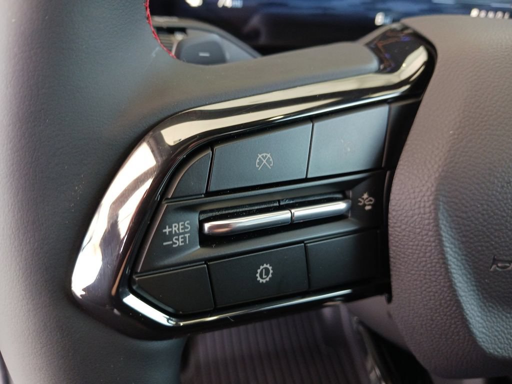 New 2026 Chevrolet Equinox RS w/ Convenience Package III FWD image 33