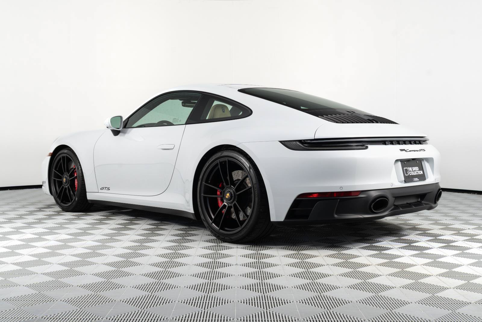 Used 2023 Porsche 911 Carrera GTS RWD image 2