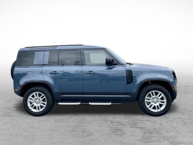 Used 2023 Land Rover Defender 110 S image 4