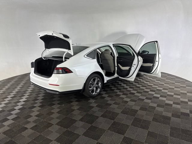 Used 2024 Honda Accord EX image 17