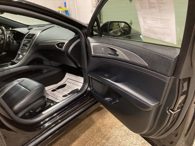Used 2020 Lincoln MKZ w/ Convenience Package image 19