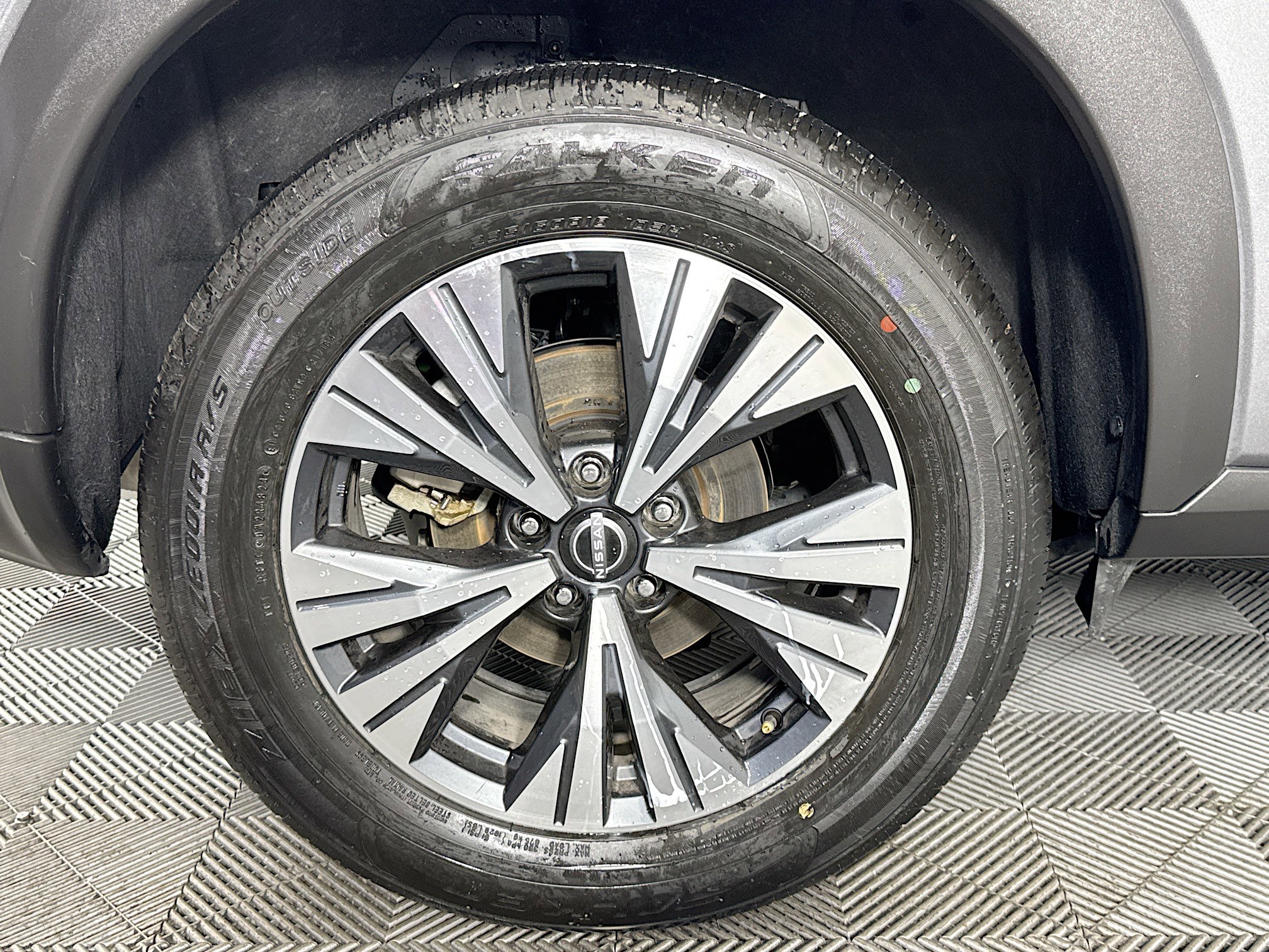 Used 2023 Nissan Rogue SV FWD image 55