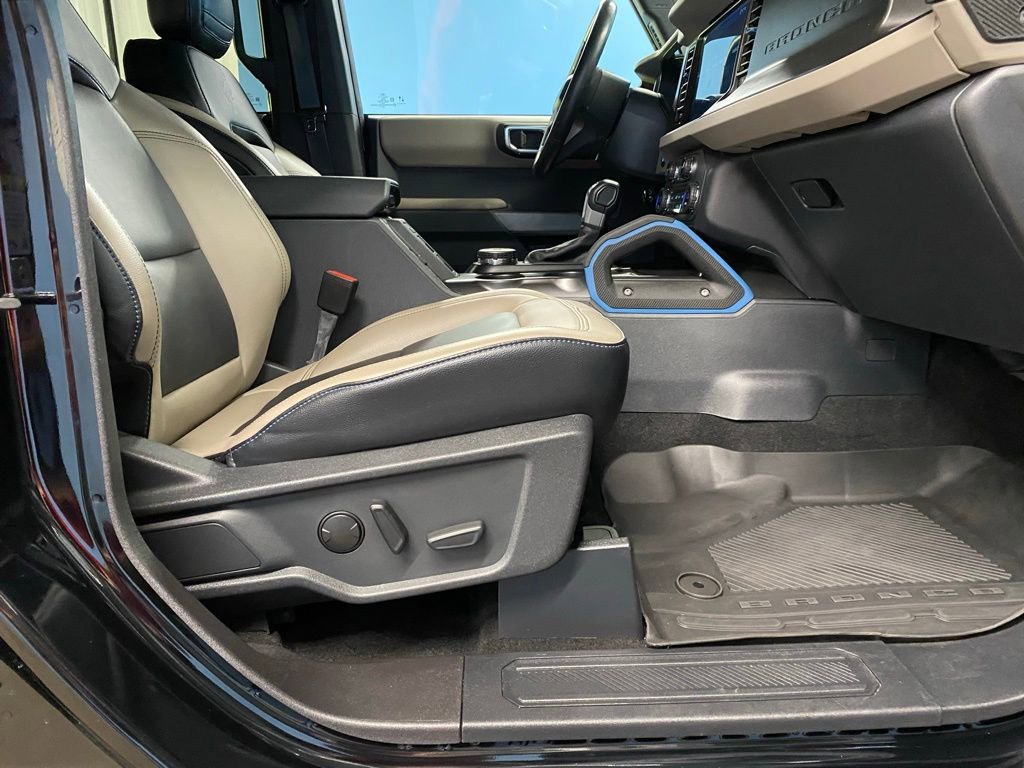 Used 2023 Ford Bronco Wildtrak image 48