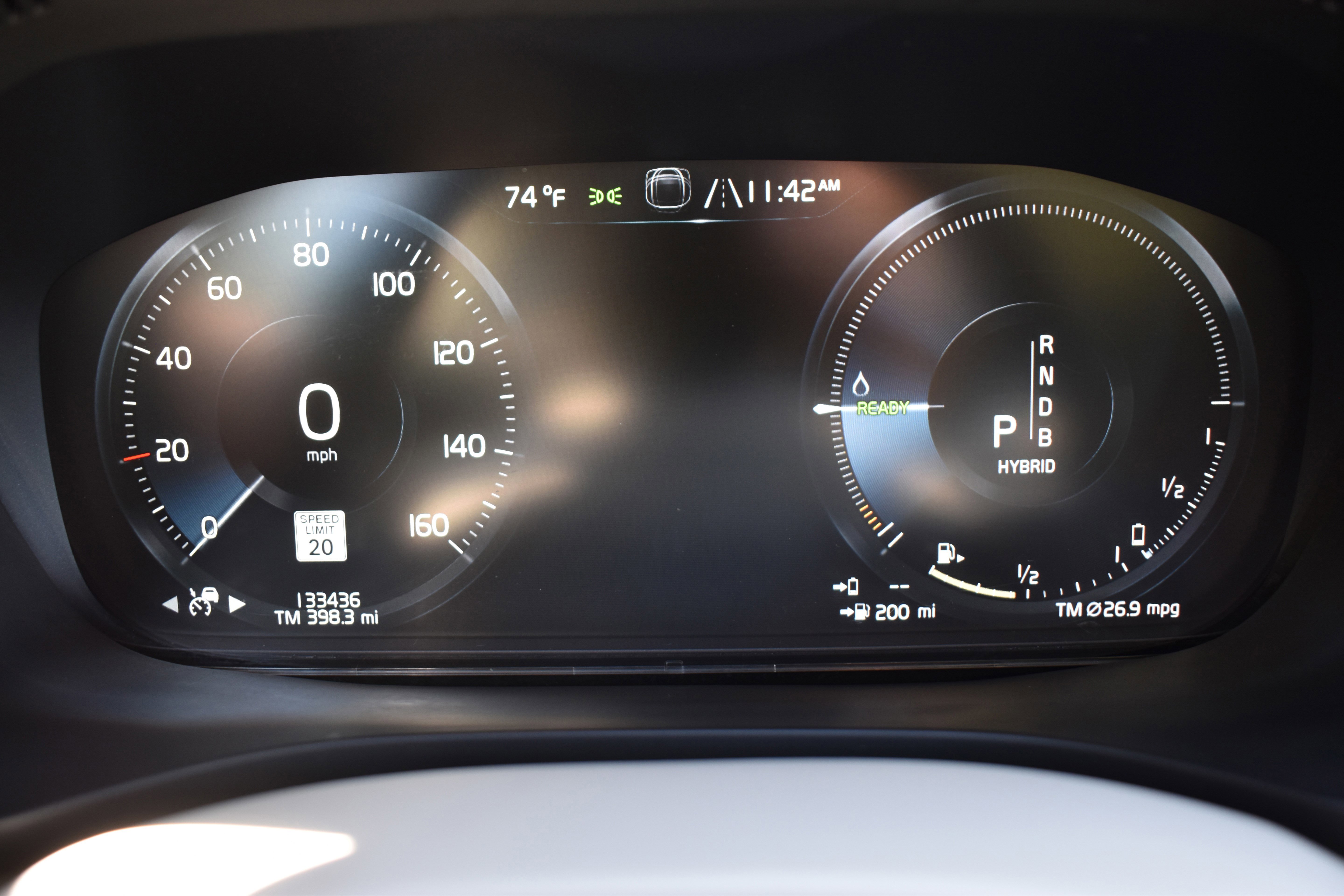 Used 2019 Volvo XC60 T8 Momentum w/ Advanced Package image 29