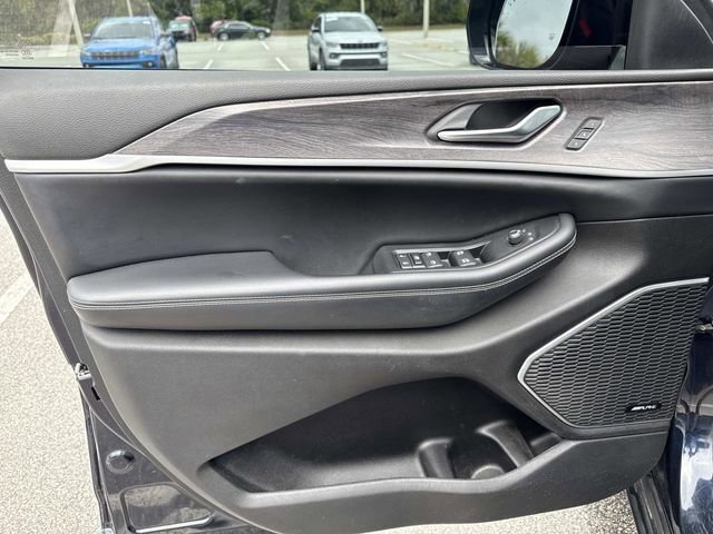 Used 2023 Jeep Grand Cherokee Limited RWD image 18