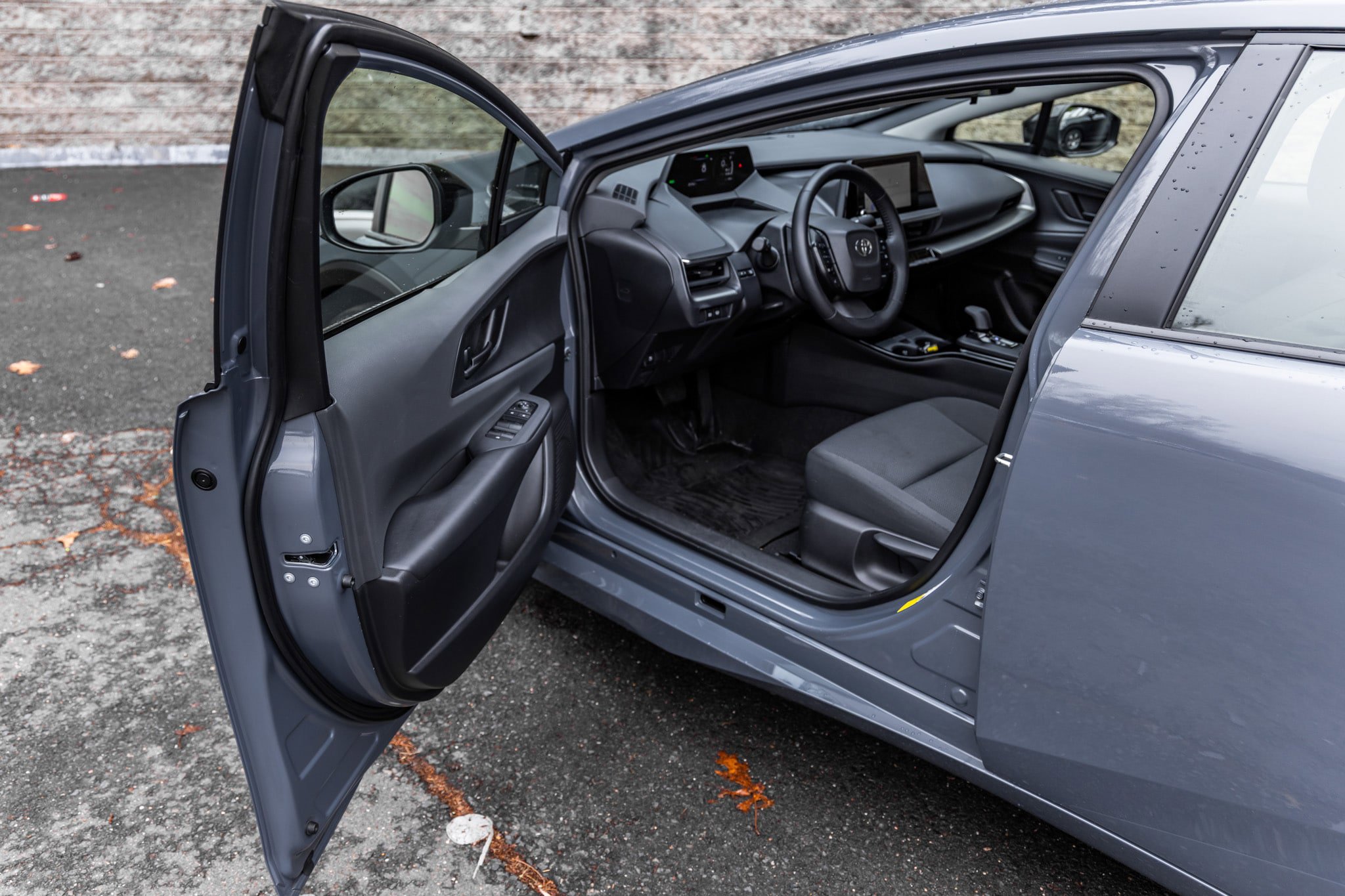 Used 2025 Toyota Prius LE image 23