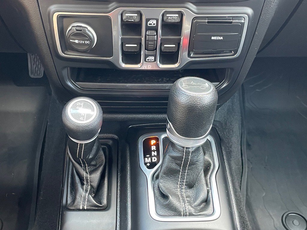 Used 2018 Jeep Wrangler Unlimited Sahara image 19