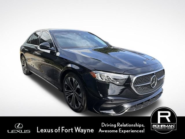 Used 2025 Mercedes-Benz E 350 4MATIC Sedan image 3