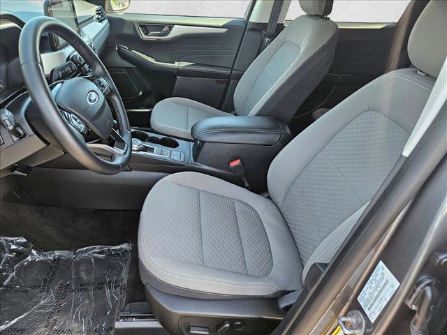 Used 2022 Ford Escape SE w/ Convenience Package FWD image 16