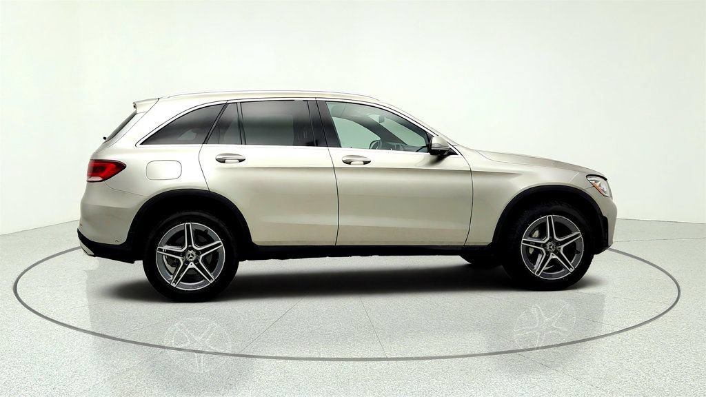 Used 2022 Mercedes-Benz GLC 300 4MATIC image 4