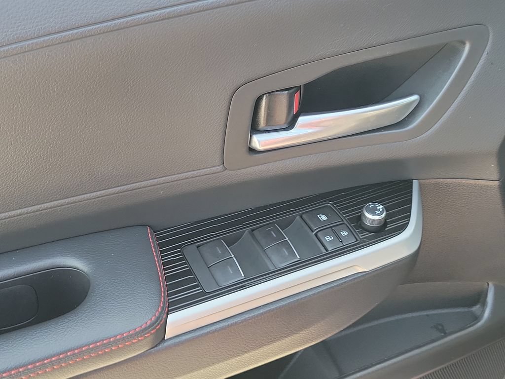 Used 2025 Toyota Sienna XSE FWD image 20