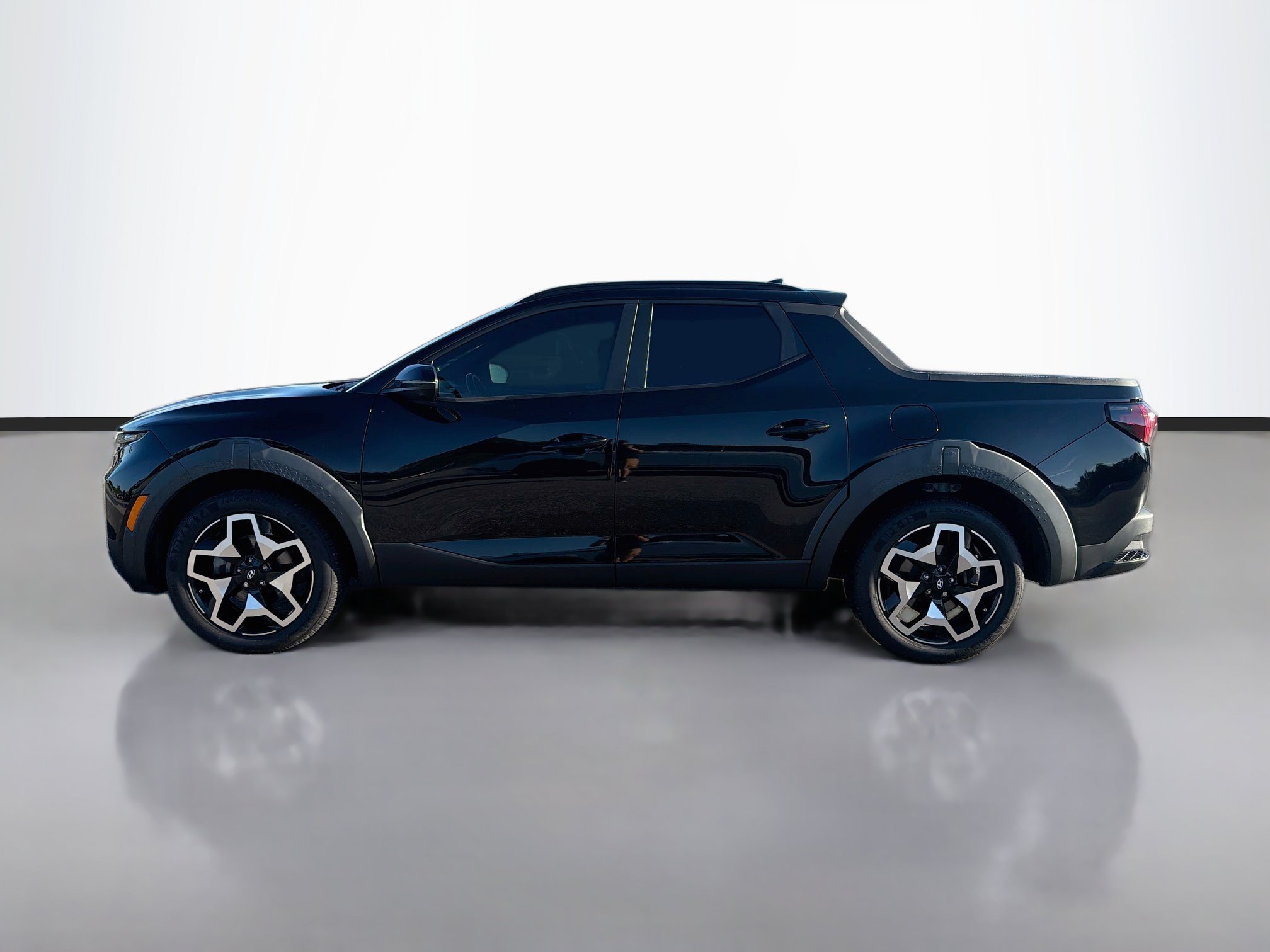 Used 2023 Hyundai Santa Cruz Limited AWD/4WD image 2