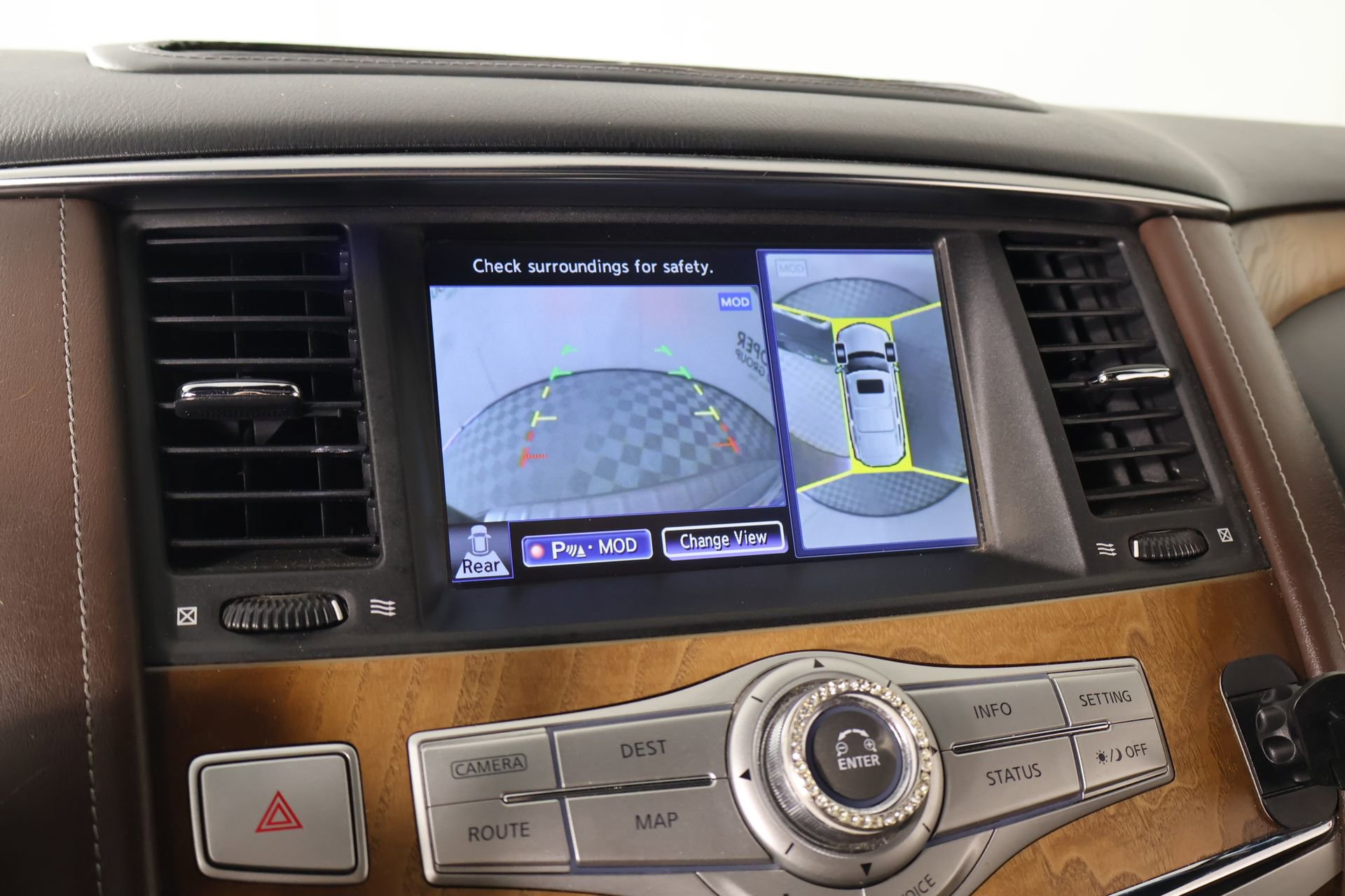 Used 2016 INFINITI QX80 Limited w/ All Season Package AWD/4WD image 6
