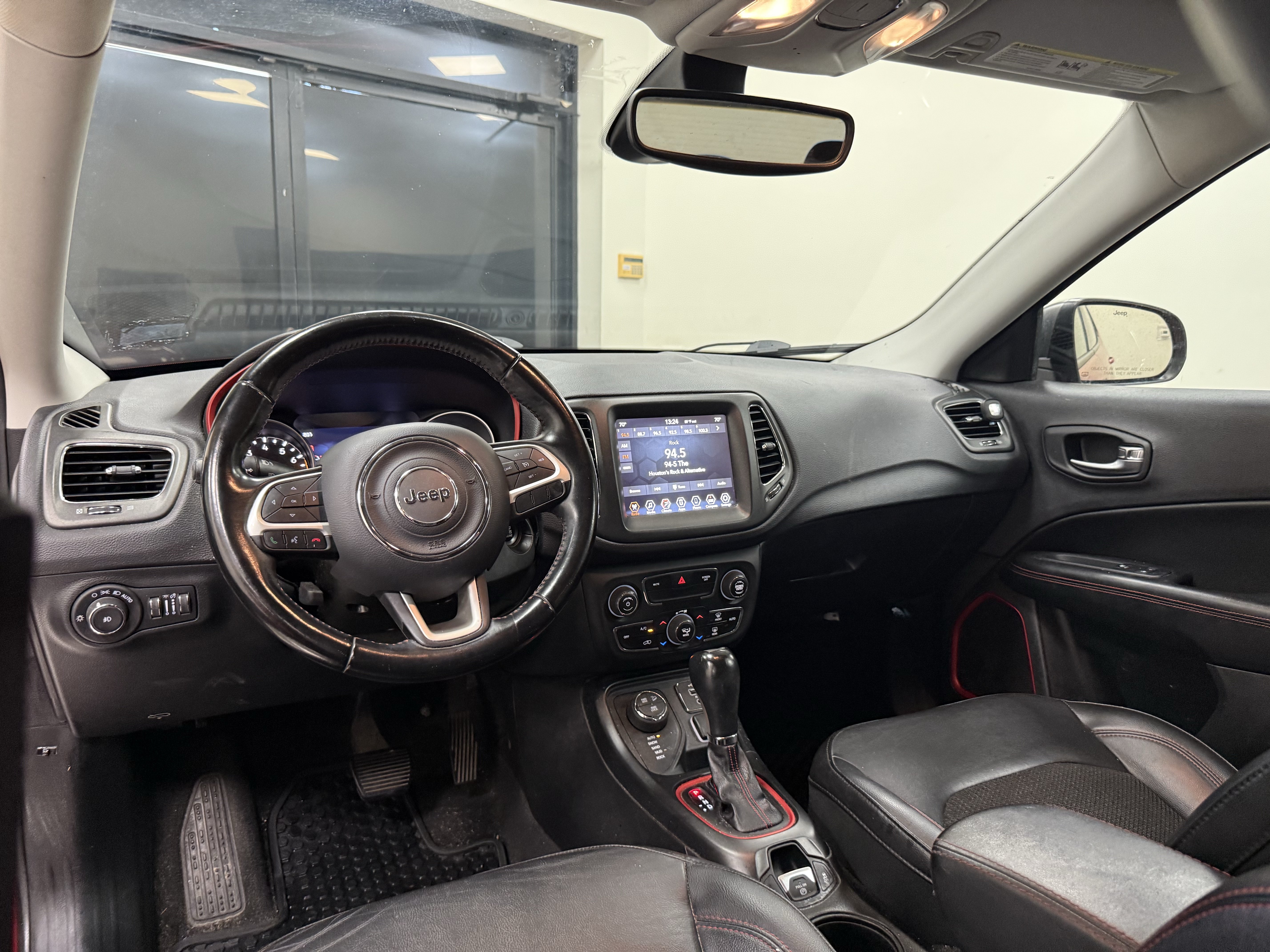 Used 2019 Jeep Compass Trailhawk AWD/4WD image 16