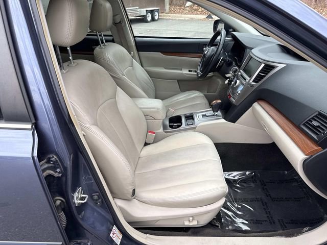 Used 2014 Subaru Outback 2.5i Limited AWD/4WD image 7