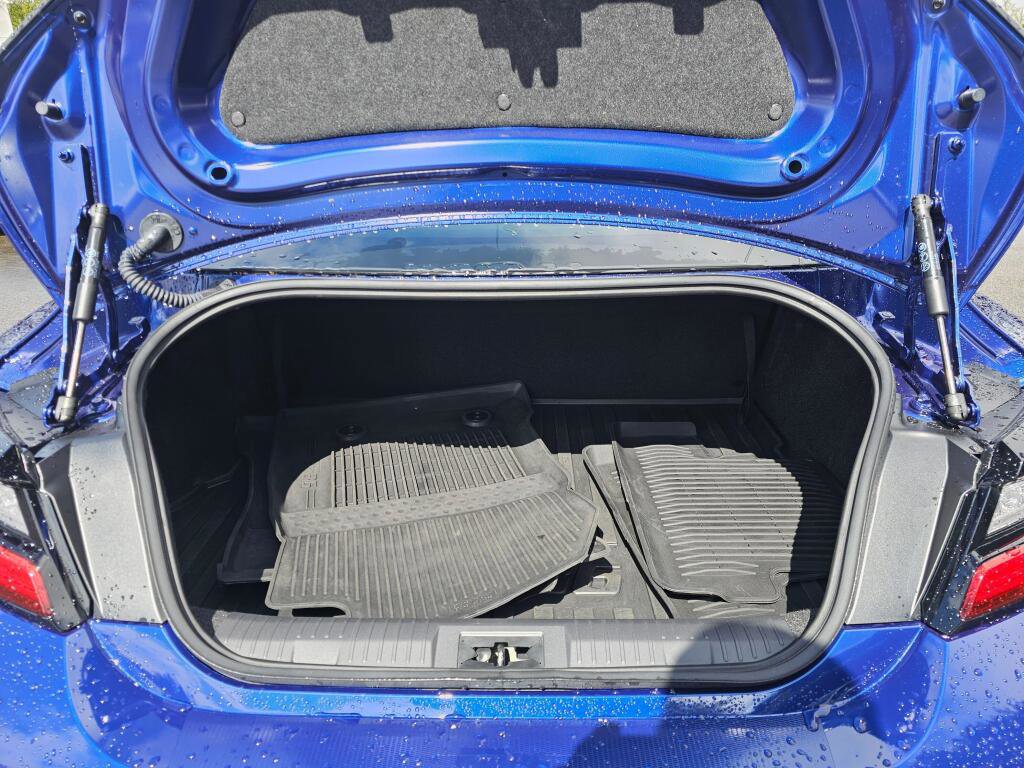 Used 2025 Toyota GR86 w/ ALL Weather Mat Package (TMS) RWD image 17