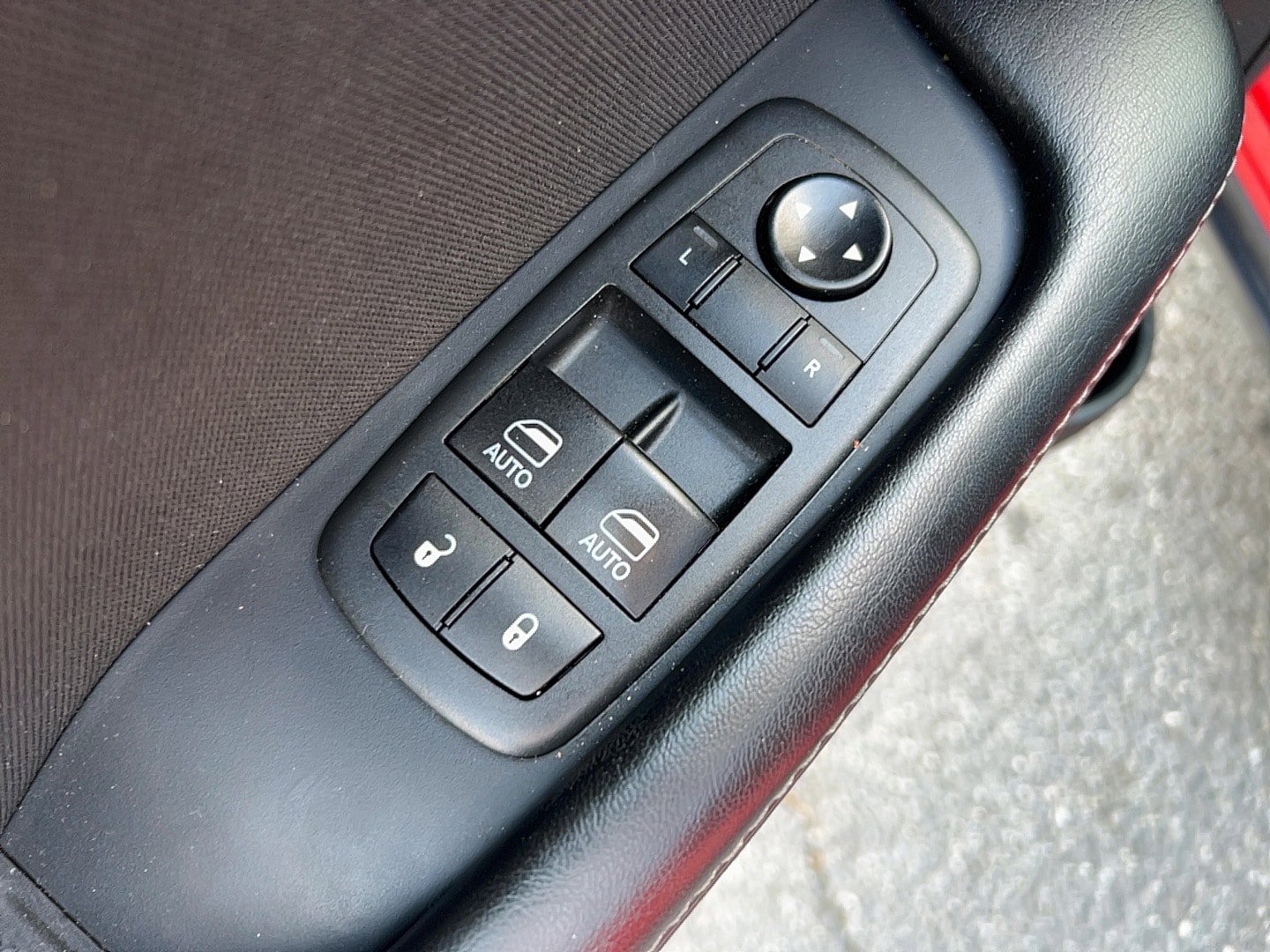 Used 2019 Dodge Challenger R/T w/ Driver Convenience Group RWD image 12