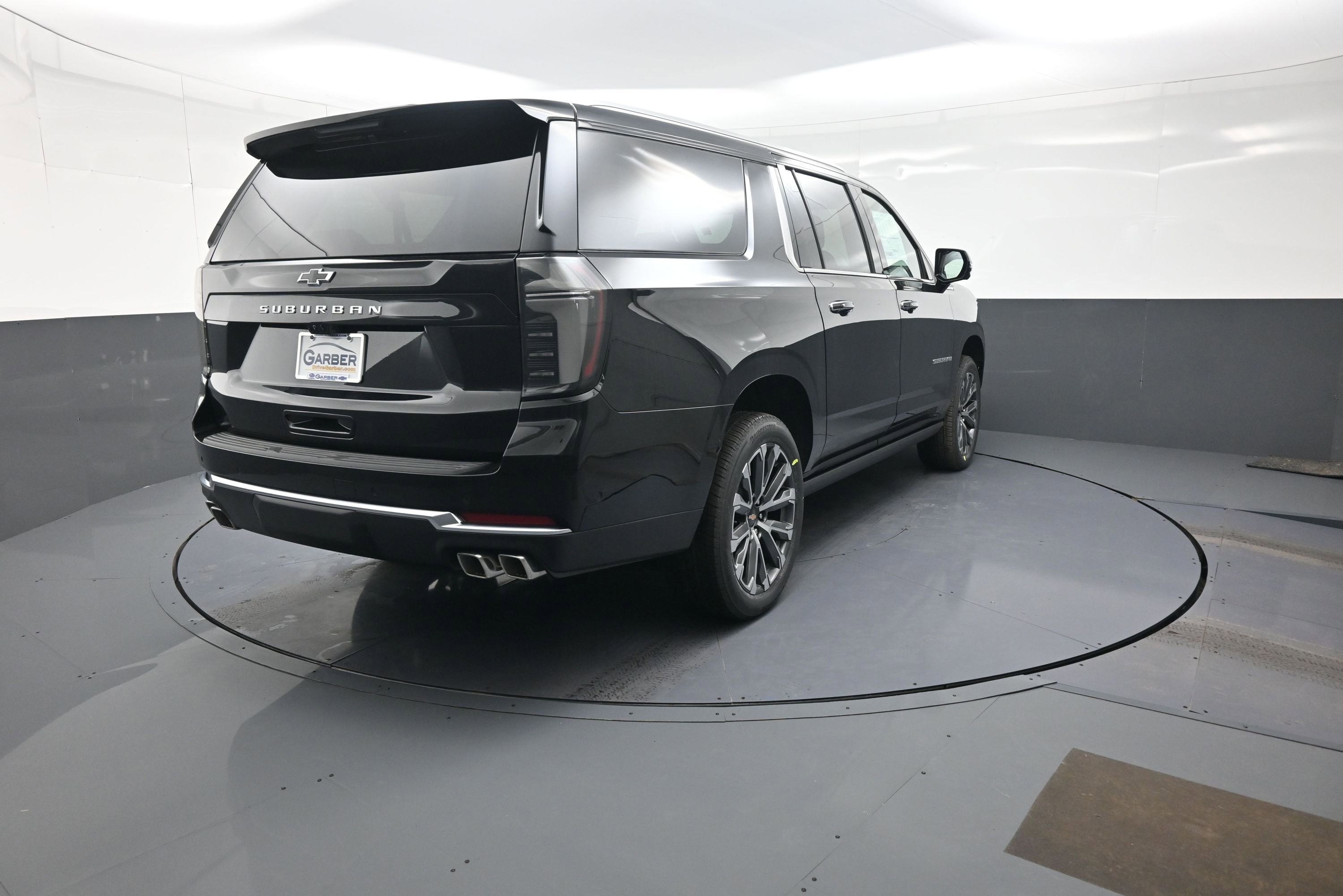 New 2026 Chevrolet Suburban High Country image 3